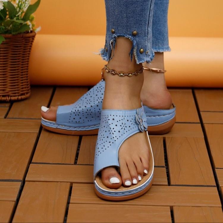 

Большие размеры тапочек женские 2024 новый женский носок полые ногти цветок наклонный каблук тапочки женские 43