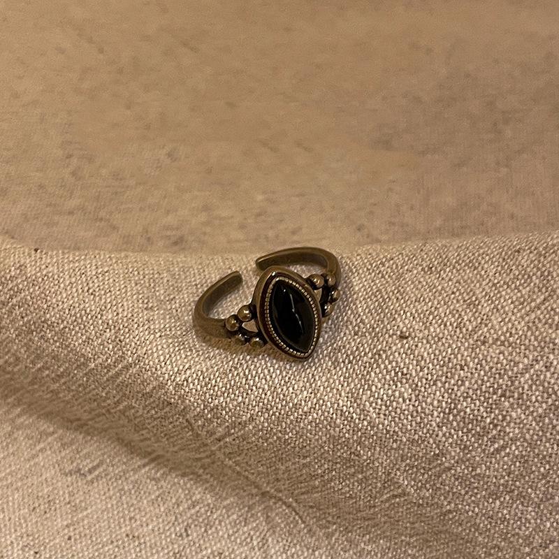 Vintage Ethnic Bronze Color Open Finger Ring For Women Relief Devil's Eye Heart-Shaped Blue Zircon Ring Jewelry