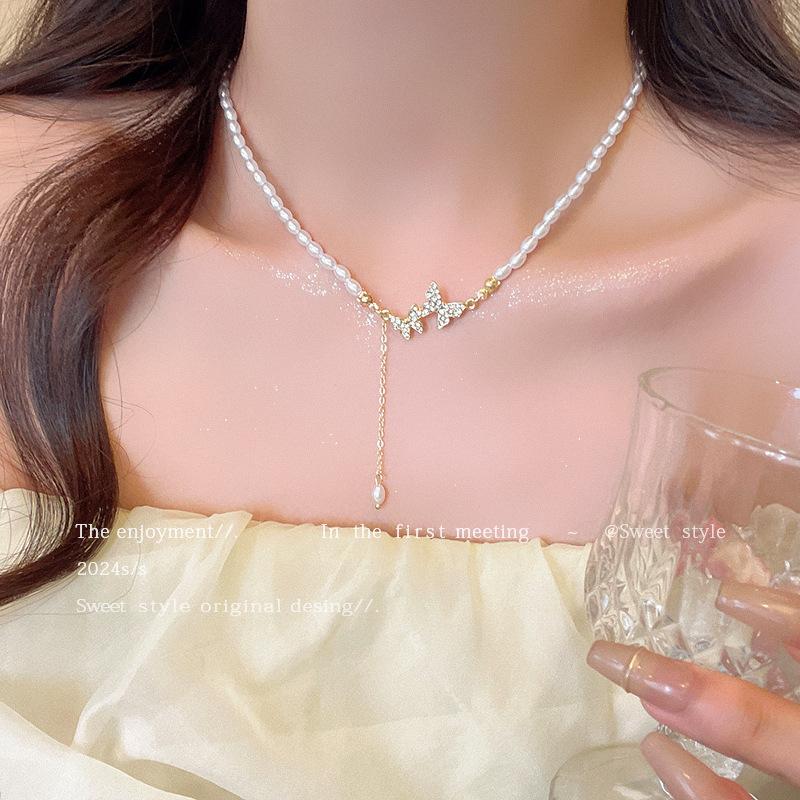 Butterfly pearl necklace Women's beaded collarbone chain in style Internet celebrity accessories
