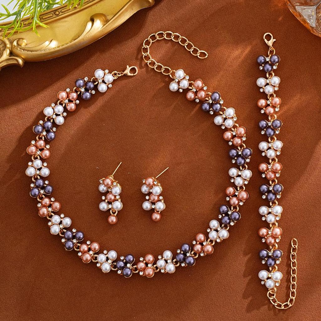 Luxurious Geometric Rhinestone Pearl Jewelry Set: Necklace, Bracelet, Earrings