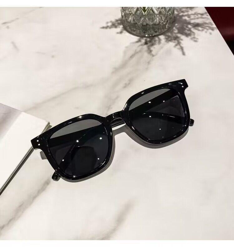 Dámské špičkové zeštíhlující retro růžové sluneční brýle