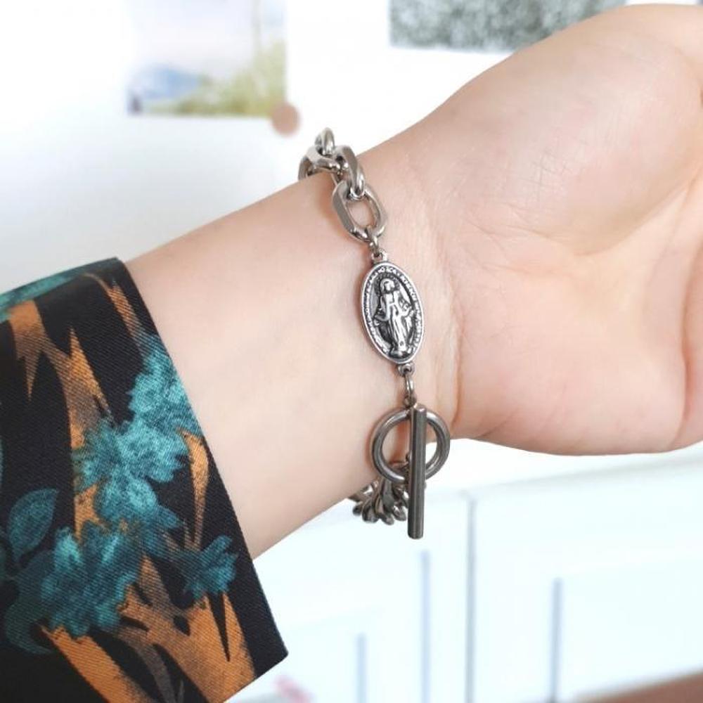 Togglebar Miracle Patch Pendant Surgical Steel Chain Bracelet (S8575316)