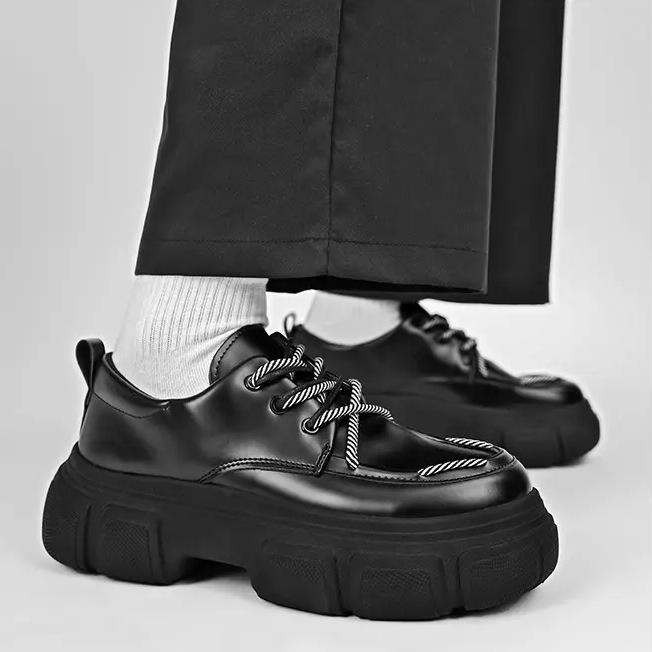 

Чоловічі туфлі дербі осінні в британському стилі повсякденні шкіряні чоловічі туфлі з високим відчуттям спортивні на товстій підошві збільшуючі з чорним великим носком модні туфлі 44