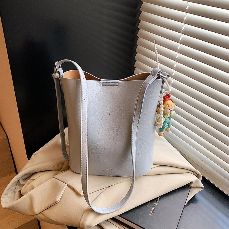 Spring Small Bag Women's Fashion New Shoulder Armpit Bag Fashion Commuter Crossbody Bucket Bag