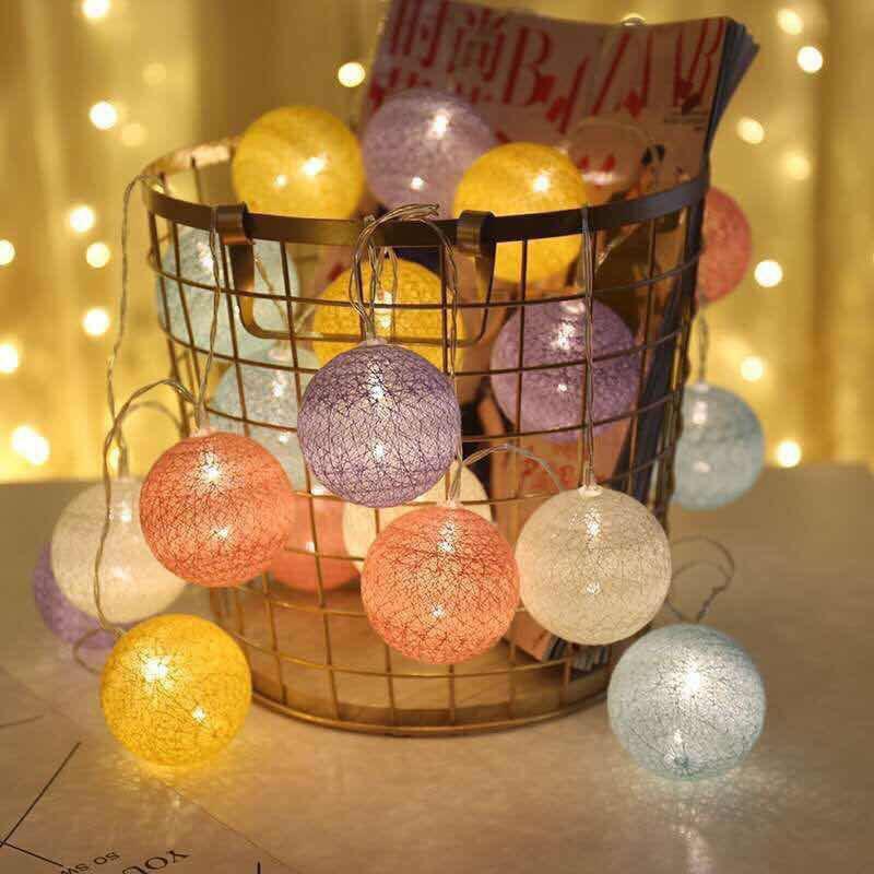 Catena di Luci a LED Palline di Cotone Thailandia - 6cm Scintillanti Decorazioni Natalizie e per la Camera da Letto