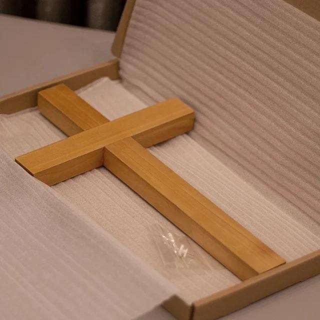 Wandkruzifix Kreuz Massives Kirschholz Dekoration 33cm Holzkreuze Zur Taufe Christliche Dekoration Kreuz Dekoration