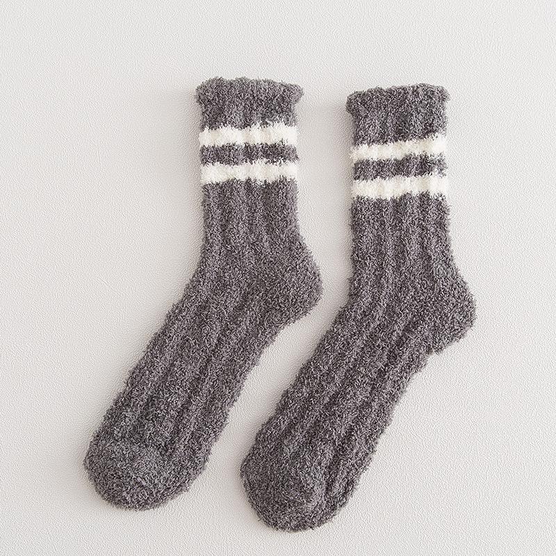 Women's Mid-Calf Coral Fleece Socks: Half-Sided Fleece, Cat Paw Design, Cute & Cozy for Autumn/Winter