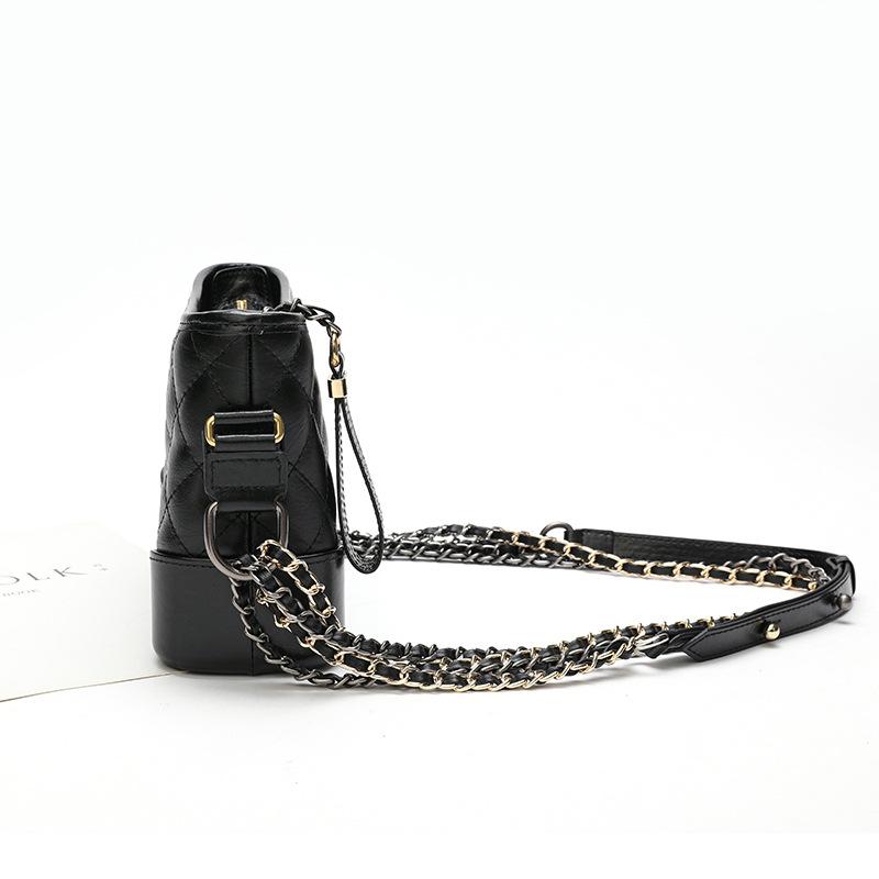 Xiaoxiangfeng leather bag women's new star same stray bag single shoulder messenger chain bag fashionable light luxury