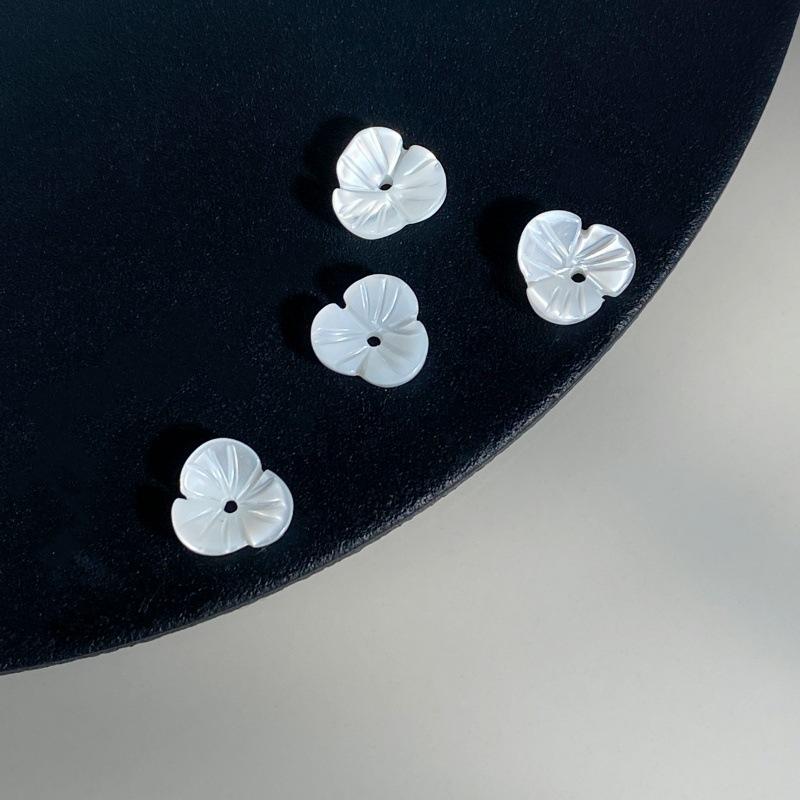 

Shell Flower Dyed Bowl Earrings and Pendants in Ancient Style Headdress Jewelry Accessories.