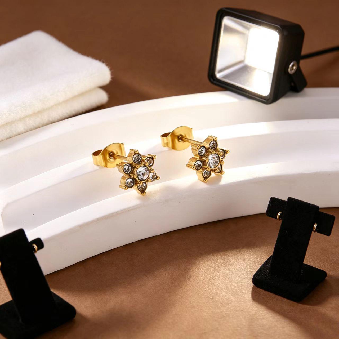 2026 New Star Flower Rhinestone Gold-Plated Titanium Necklace, Bracelet  Earrings Set 18K Gold