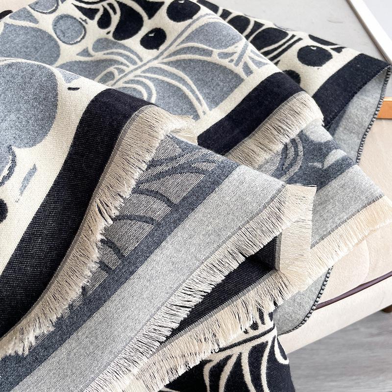 Geometric Scarf, High-End Shawl, Age-Reducing Scarf, Students Go Out With Warm Women