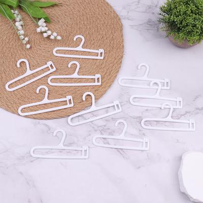 10Pcs/Lot Mini Hangers Dolls Accessories Doll Wardrobe Clothes Dollhouse Toy