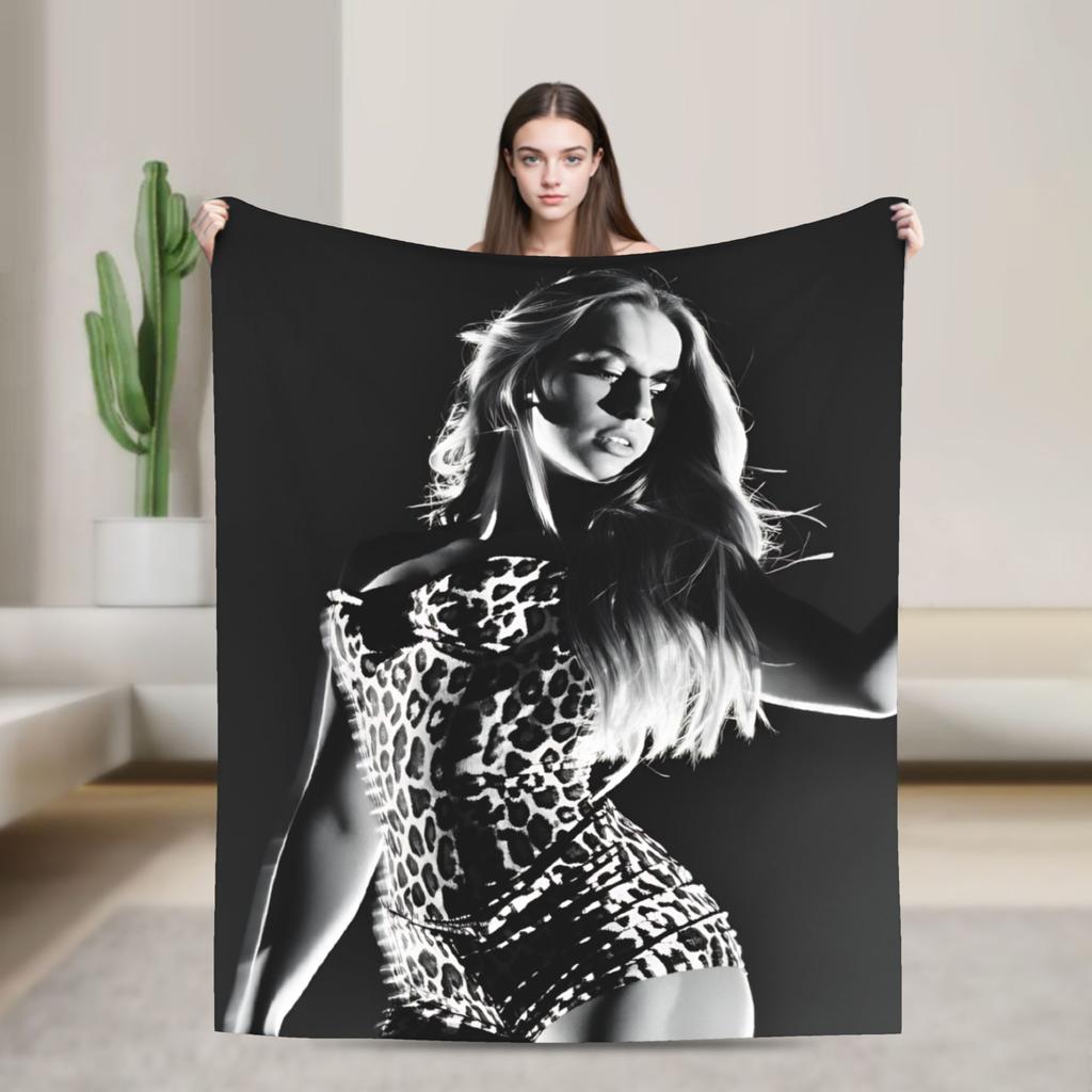 Coperta di Flanella Tate McRae Cantante Canadese Coperta Morbidissima per Divano Letto Viaggio Copriletto Novità Copri Divano Letto