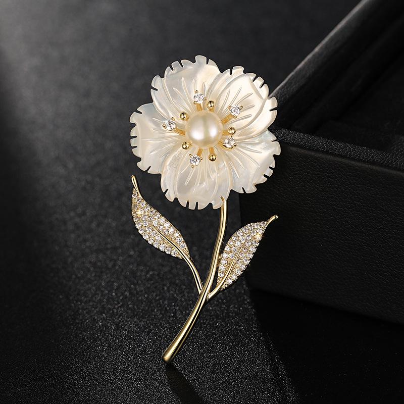 Bo Xin Yun Elegant Sea Shell & Freshwater Pearl Flower Brooch