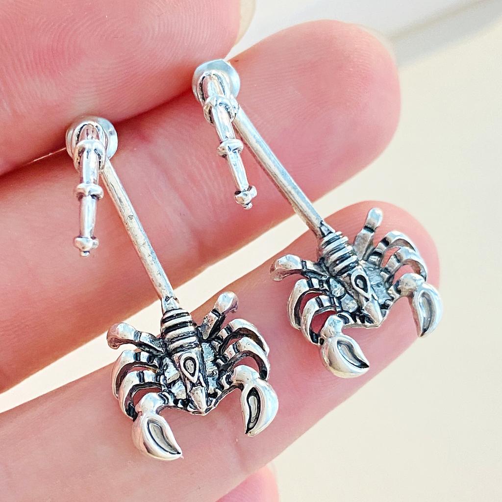 High-quality 2026 Jewelry, Punk Dark Scorpion Contour Stud Earrings, Sweet and Cool Personality Animal Scorpion Ear Bone Clip Ear Hanging