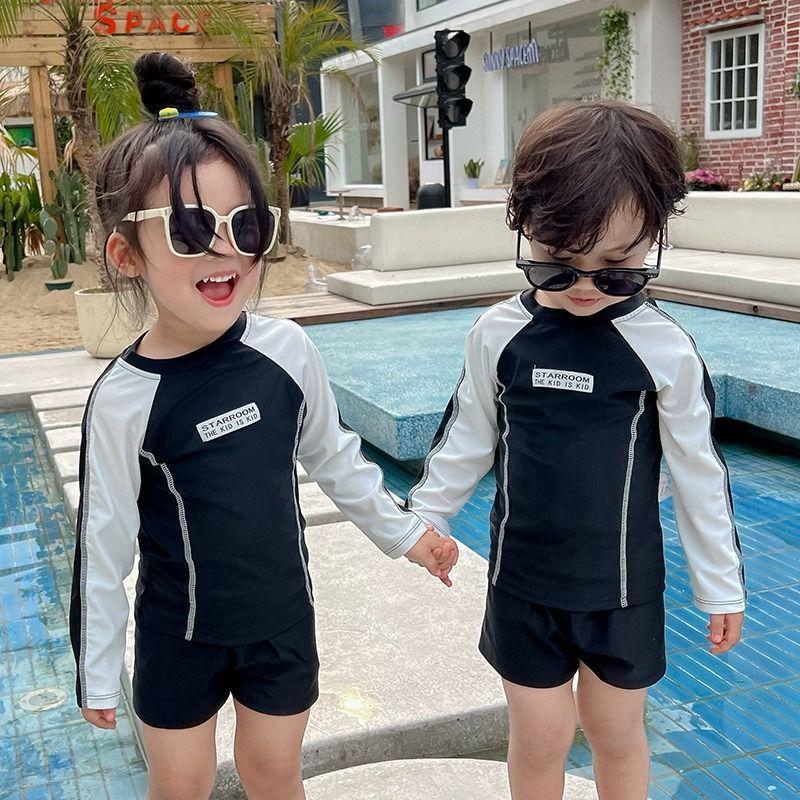 

Toddler Swimwear: Trendy Long-Sleeve Swimsuit for Boys and Girls, Ages 1-3, with Sun Protection. Size 90 (Height ~80cm)