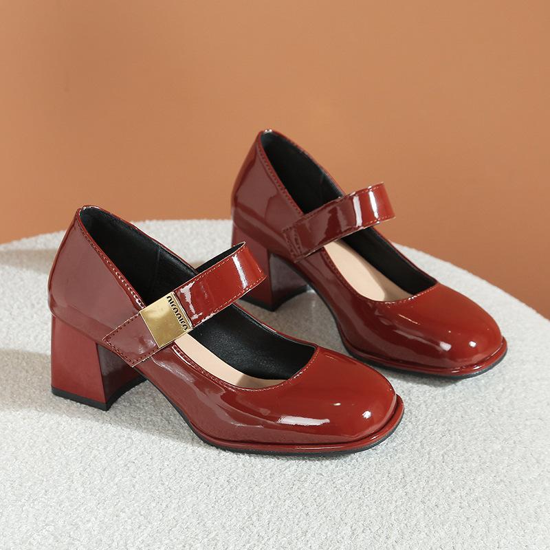 

High heels women s shoes 2024 spring new British style square head waterproof table thick heel buckle single shoes patent leather fashion shoes 42 темно-рудий
