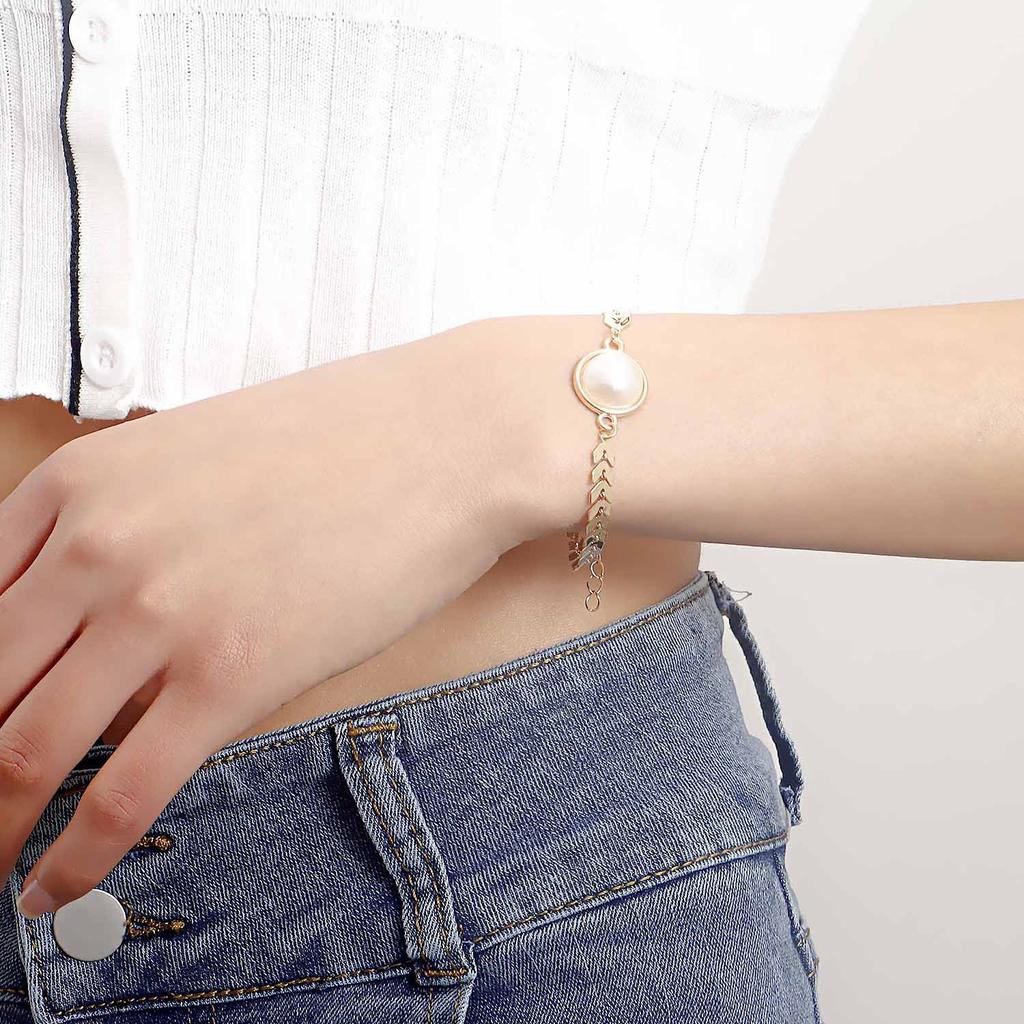 Europe, America, Fashion Aircraft Chain Exaggerated Geometric Imitation Pearl Bracelet Women, Retro Style Design Sense Niche