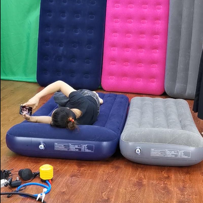 Einzelne faltbare aufblasbare Luftmatratze für Camping und Wohnheim