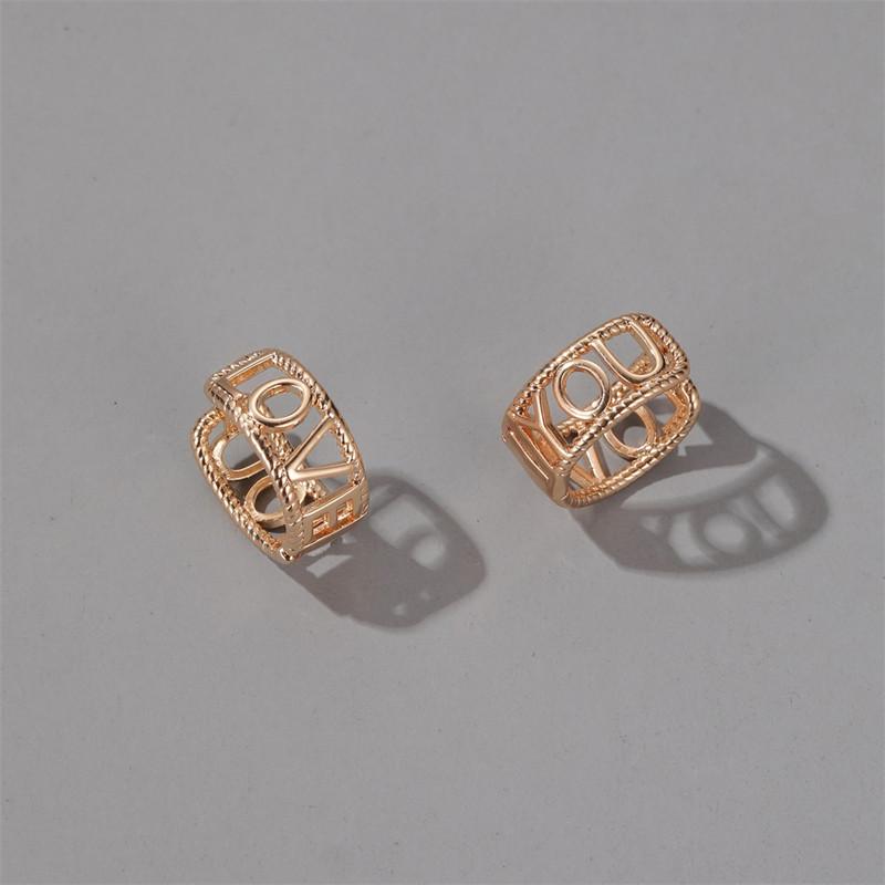 Boucles d'oreilles à tige en forme d'anneau Mobius européen pour femmes, bijoux minimalistes en métal torsadé, piercing, mode coréenne