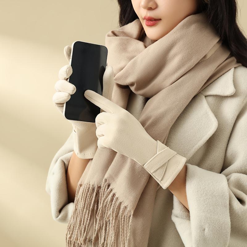 A Pair of Warm Gloves with Velvet To Prevent Cold, Suitable for Girls' Winter Windproof Cycling and Driving