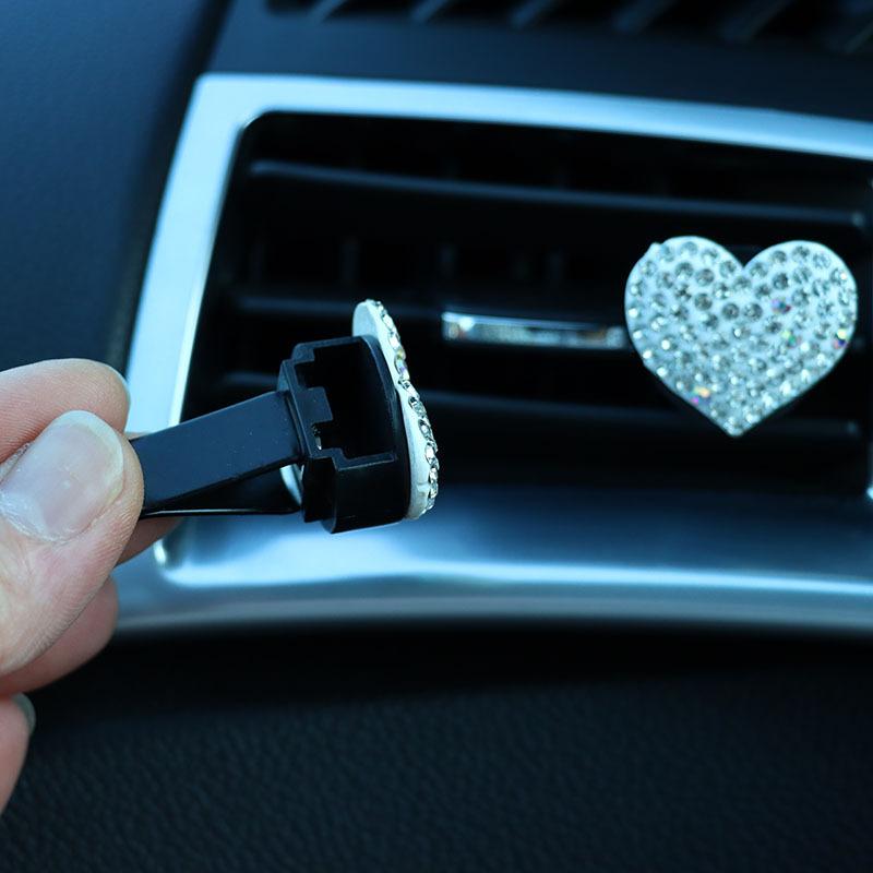 2Pcs/Set Heart-Shaped Car Air Outlet Perfume Clip Rhinestone Car Air Conditioning Air Outlet Perfume Decoration Clip Car Auto Ac