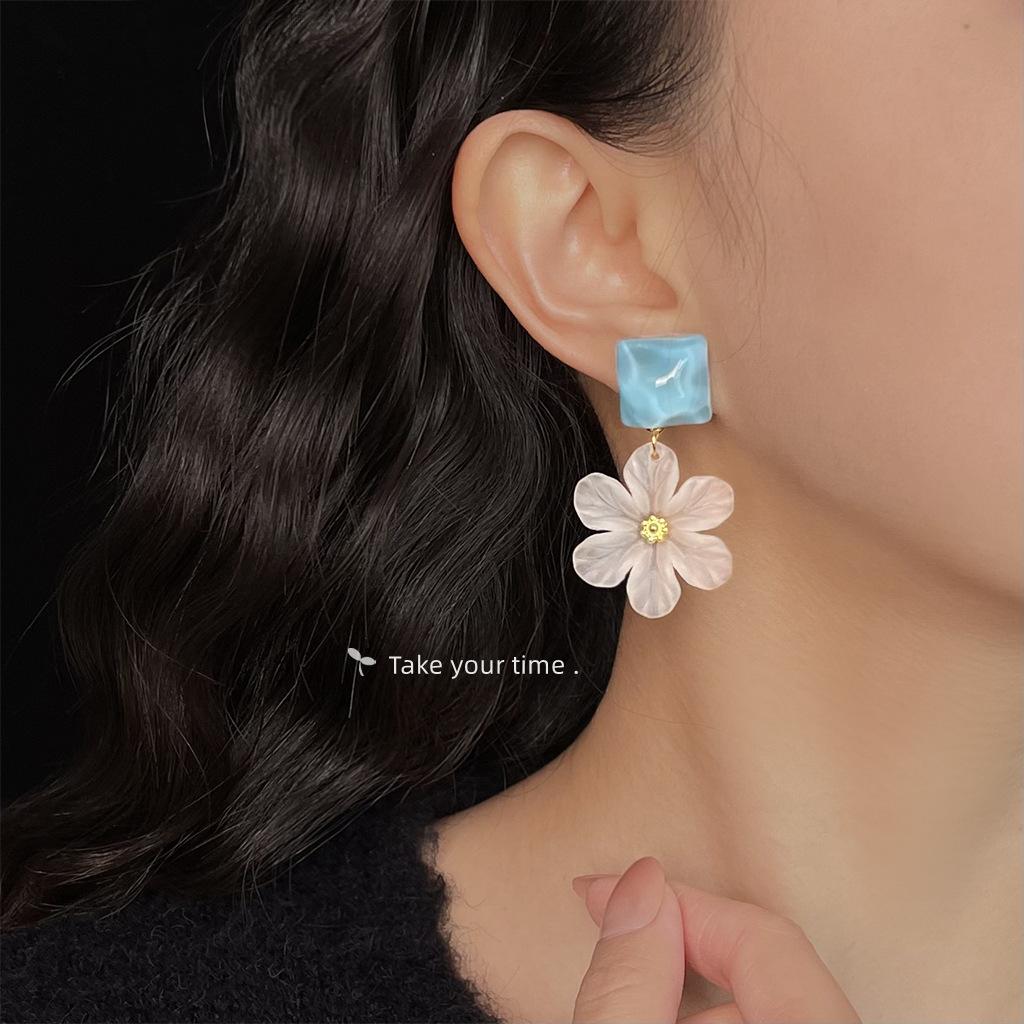 Summer Elegant Flower Earrings