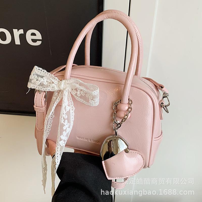 High sense women's bag 2025 new trendy fashion spring and summer niche design messenger bag popular portable pillow bag