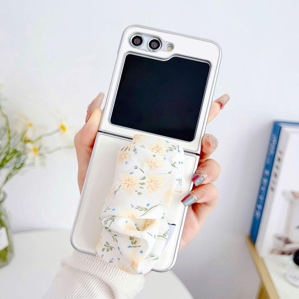 Samsung Z Flip 7 Pearlescent Leather Texture Wristband Case