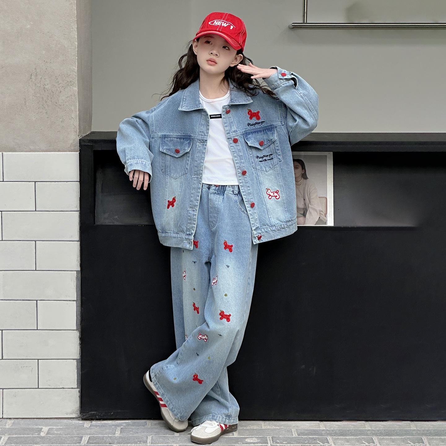 

Girls Spring 2026 Denim Two-Piece Set: Stylish Cartoon Pony Embroidery for Medium & Large Children Size 120 джинсовый синий