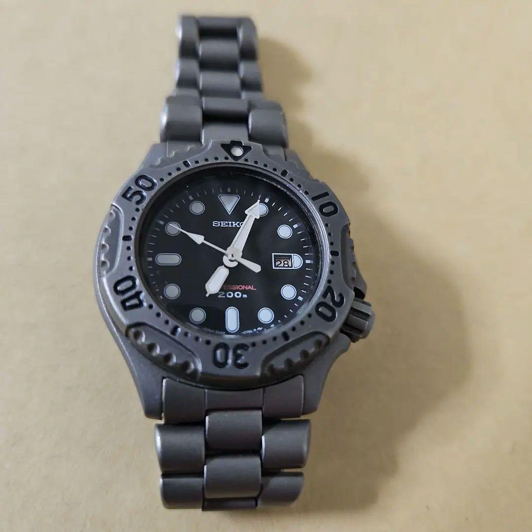 

[USED] Rare SEIKO Titanium Diver s Watch, 200m Water Resistant, Black Dial
