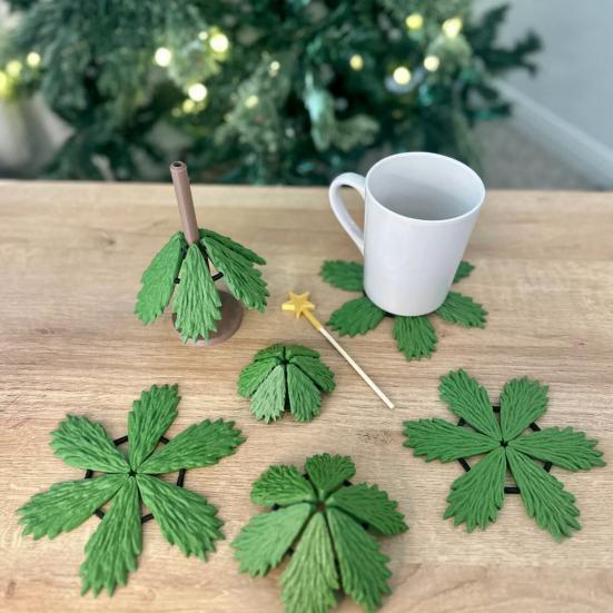 1 Set Christmas Tree Coasters Plastic Heat Insulation Trivets with Star Stirring Stick Table Protector Decorative Coasters for Hot Dishes Drinks