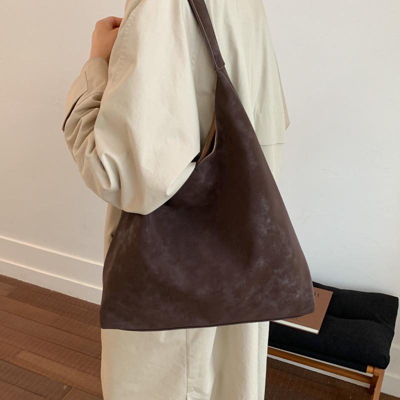 Retro bag women's large-capacity new autumn and winter versatile simple shoulder mother and child bag commuter tote bag