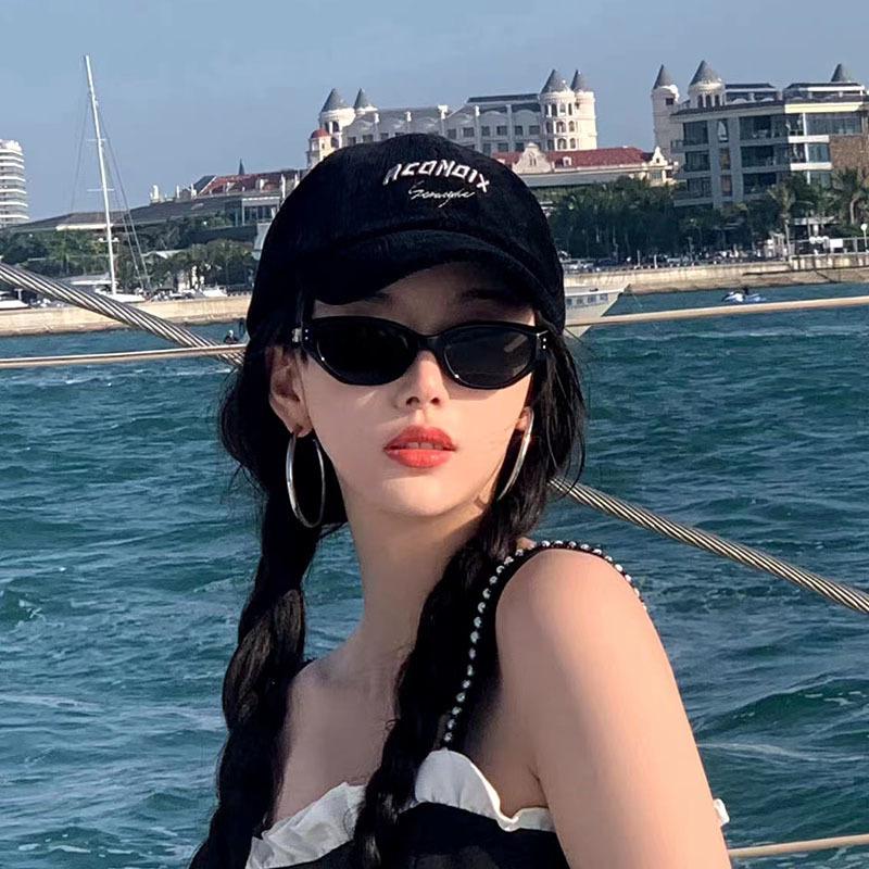 2023 Women's Cat-Eye Sunglasses: UV Protective, Retro Style, High-End, Ins-Inspired