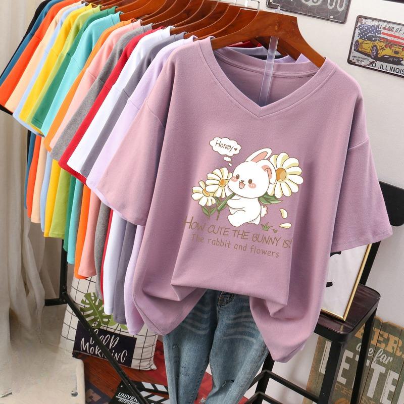 Dámské tričko s krátkým rukávem, volného střihu, zeštíhlující top s potiskem a výstřihem do V