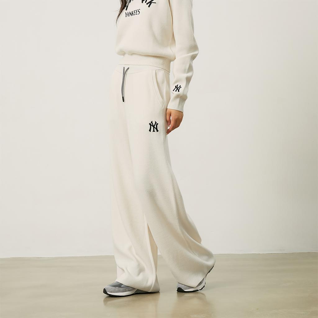 Neue MLB MLB Preppy Style Kollektion New York Yankees 24FW Gestrickte Sporthose Damen Creme 3FPTV0344-50CRS