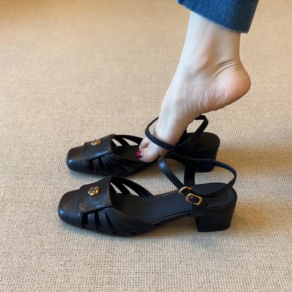 Easy to wear version~ Black thick heel hollow breathable Roman shoes for women with square head camellia retro soft leather sandals