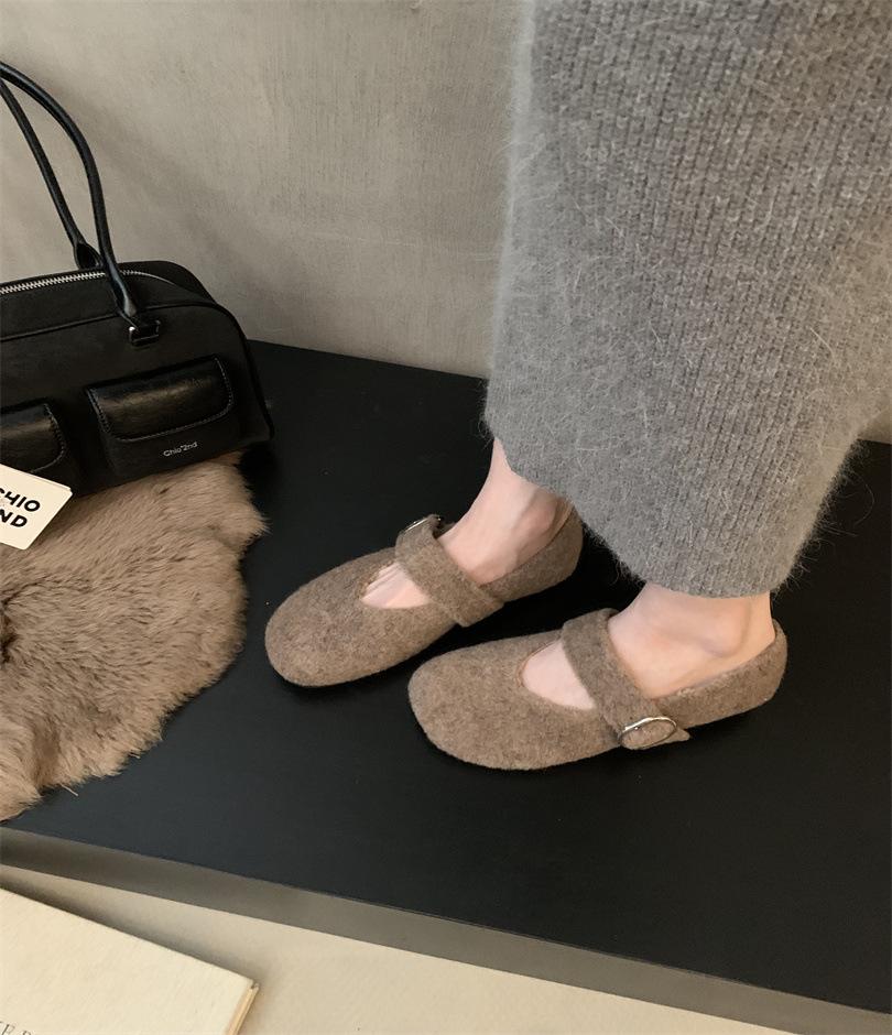 

2025 spring and autumn new French late evening wind retro lightweight shallow mouth bag head half drag women Muller shoes outer shoes women 39 абрикосовий