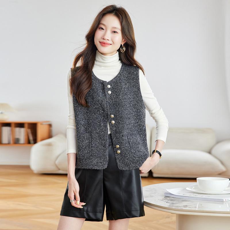 2025 Autumn Women's Fashionable Round Neck Knitted Cardigan Vest - Versatile Petite Sweater Top