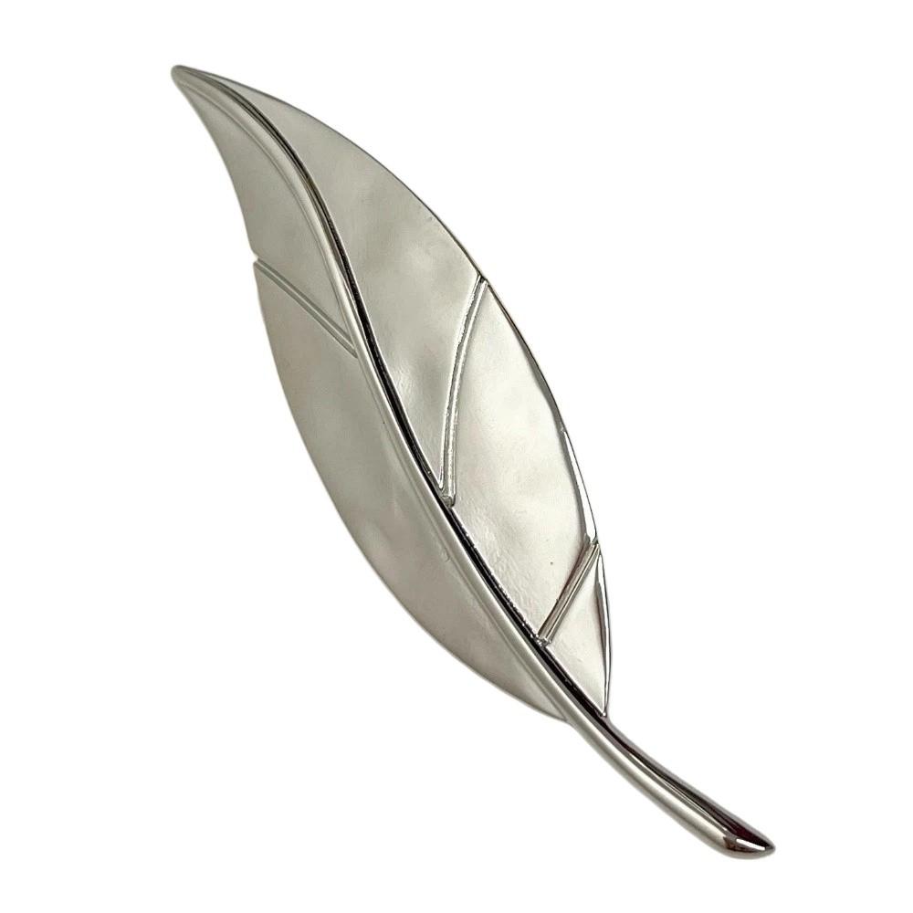 Vintage Long Leaf Pin Corsage Ornament Metal Glossy Brooch Maple Leaf Brooch  Western-style Clothes