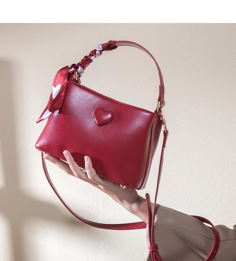 2025 Retro Rote Braut-Eimertasche mit großem Fassungsvermögen