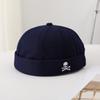 Japanischer Strohhut ohne Schirm, mit gewölbtem Oberteil, geeignet für Frühling und Herbst, eine Streetwear Retro-Bestickte Beanie.