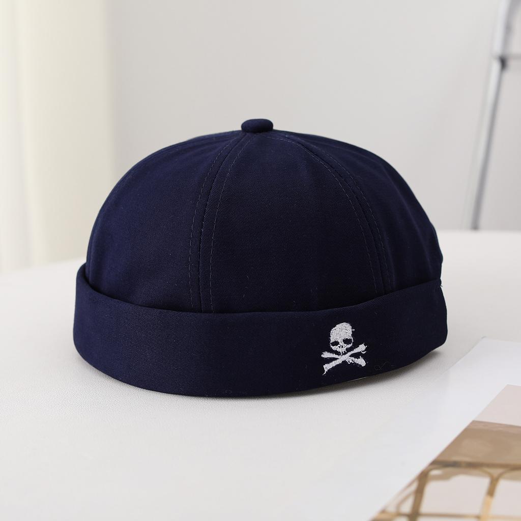 Japanischer Strohhut ohne Schirm, mit gewölbtem Oberteil, geeignet für Frühling und Herbst, eine Streetwear Retro-Bestickte Beanie.
