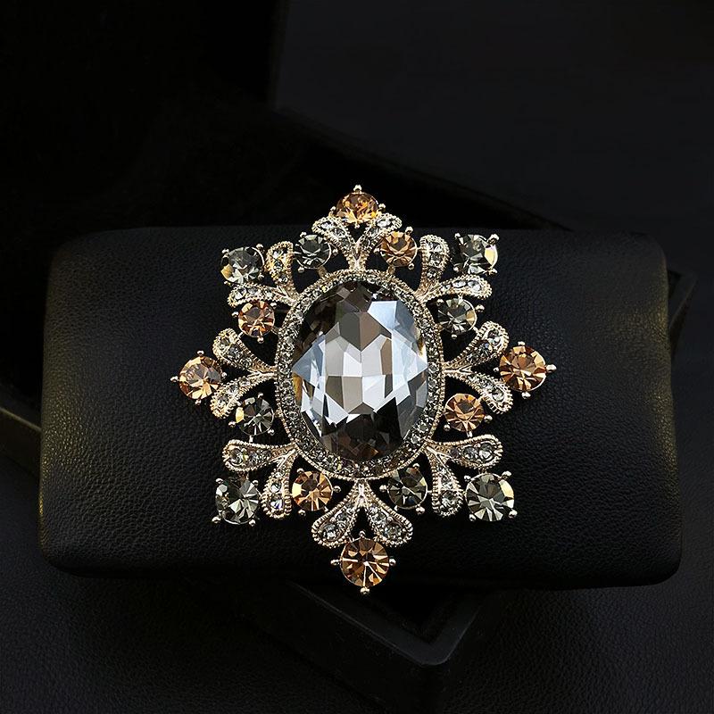 

Вінтажна квіткова брошка One Size