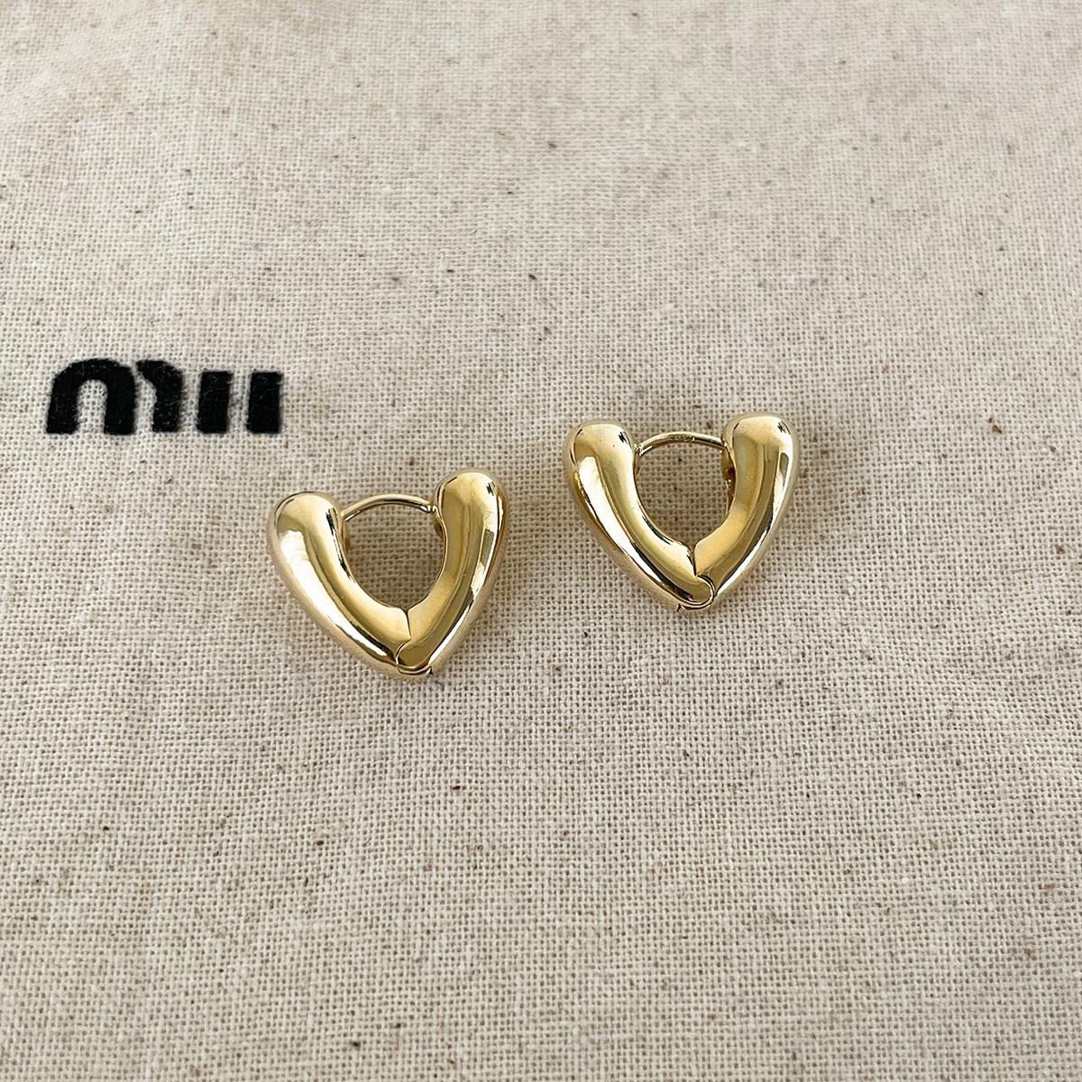 

925 Серебряные игольчатые серьги Love, женские простые серьги-кольца Niche ins Style, темпераментные, повседневные, универсальный дизайн, пряжки для ушей Sense 925 silver needle