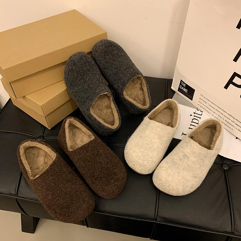 Winter 2024 Women's Warm Fur Shoes with Velvet and Thick Bottom Lamb Hair, Wearing Bean Cotton Shoes