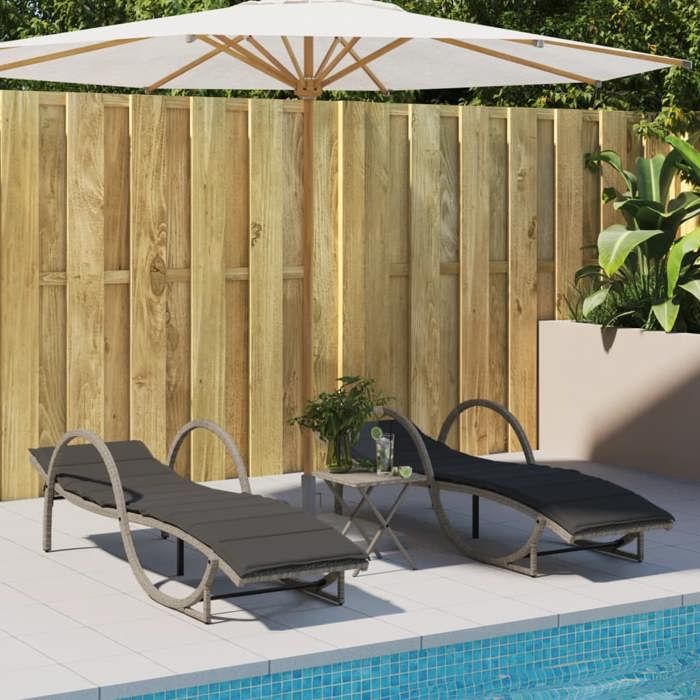 VidaXL Sun Loungers Set of 2 with Table Light Grey Wicker, Sunbed, Outdoor Sun Lounger, Bed of 368268