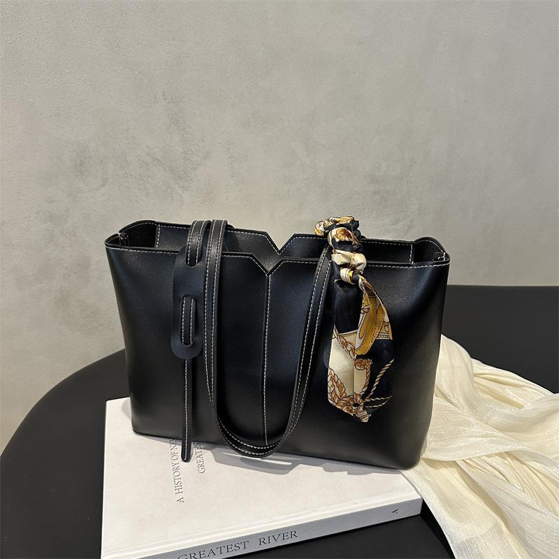 Summer new large-capacity tote bag versatile shoulder underarm bag solid color simple commuter handbag women's bag