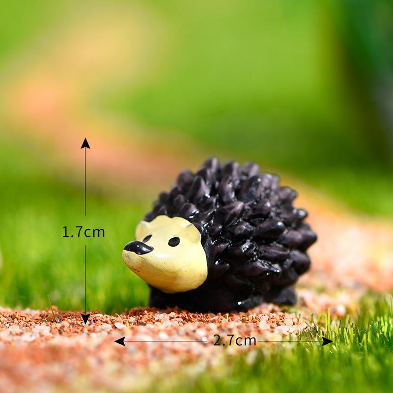 Materials for Moss Micro-landscape Decorative Items Such As Mother Hedgehog and Little Hedgehog Figurines