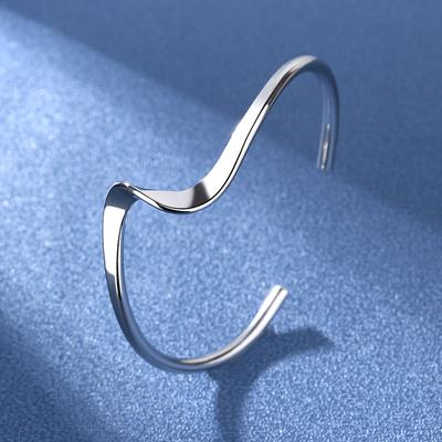 Customized Korean Fashion Geometric Wave Bracelet for Women with Simple Hundred Pagoda Openings and Adjustable Bracelet Gifts